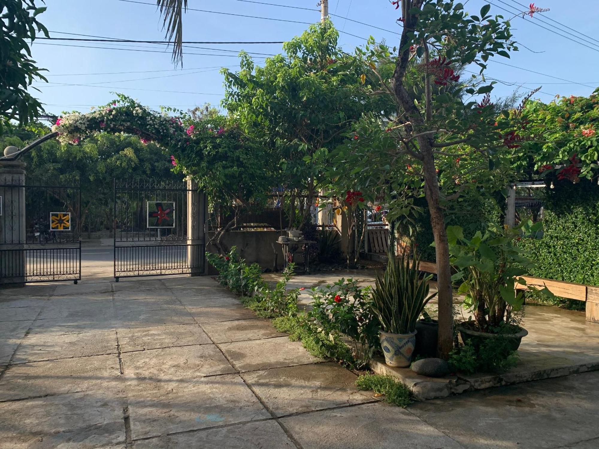 Yellow Farm Homestay Dong Tac Екстер'єр фото